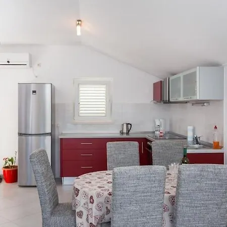 아파트 One Bedroom With Balcony And Sea View Crveni