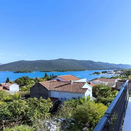 One Bedroom With Balcony And Sea View Crveni * 스톤