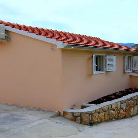 아파트 One Bedroom With Balcony And Sea View Crveni 스톤